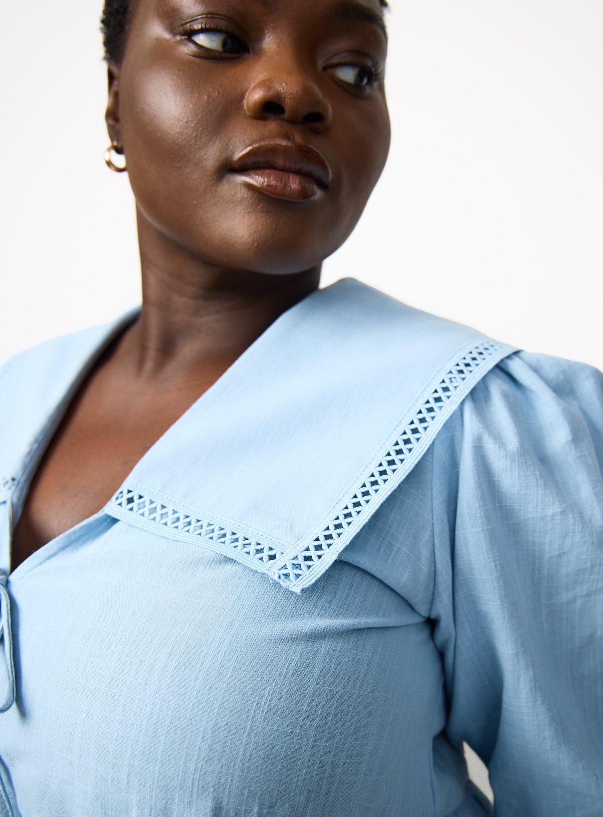 Blue Cotton Lace Trim Half Sleeve Blouse 22 - Image 3 thumbnail